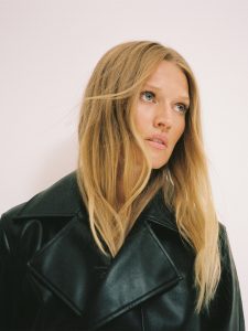 Toni Garrn co-created by ABOUT YOU_Campaign Shots_19