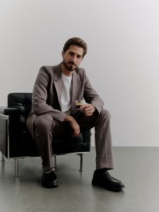 Kevin Trapp co-created by ABOUT YOU_SS2024_Drop 1_Campaign Shot_18